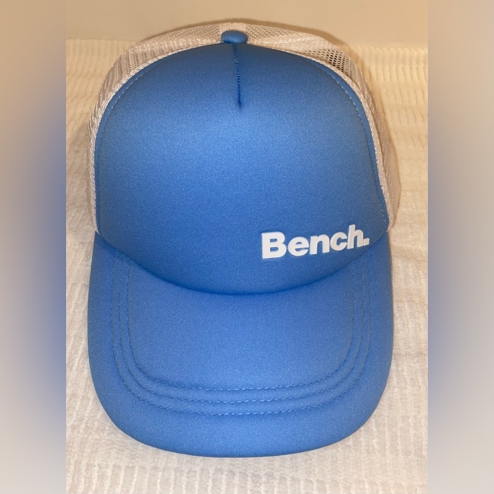 Women’s Brand New Bench adjustable trucker Cap